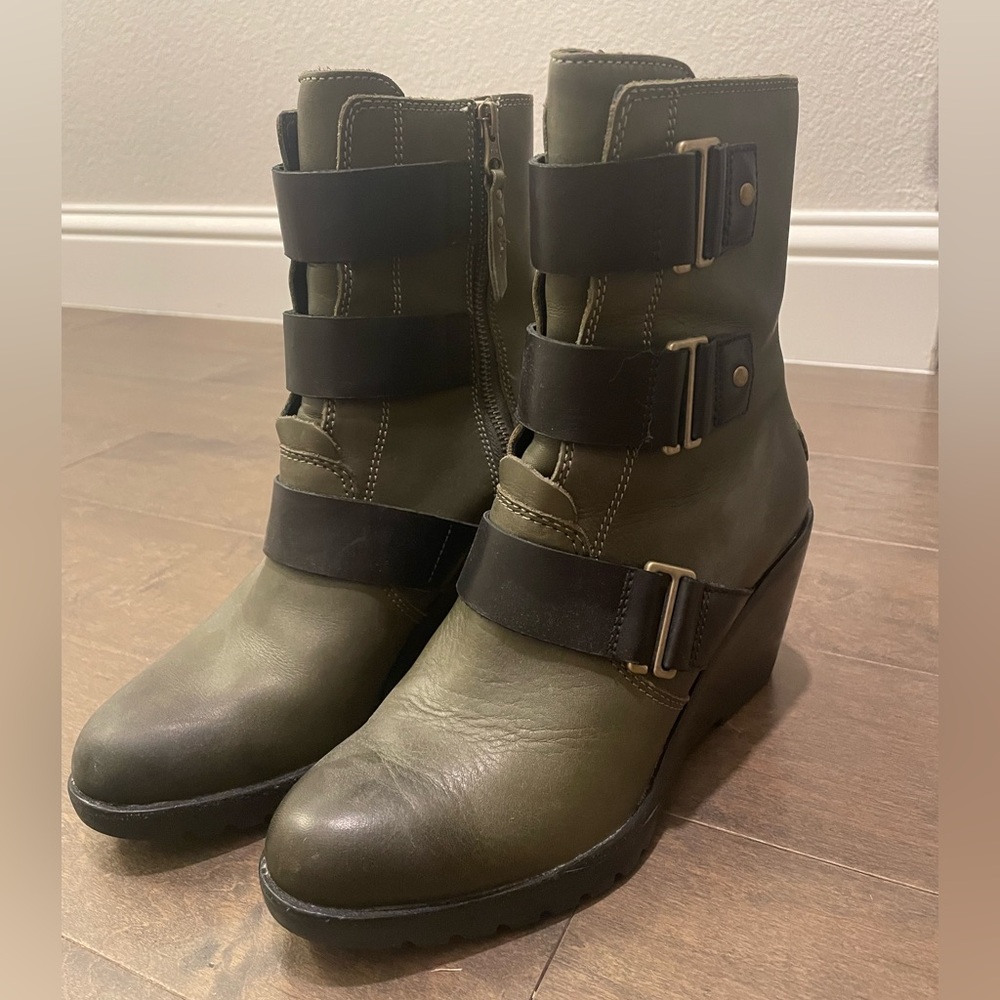 Sorel | NWOT Joan of Arctic Wedge Boot size 8.5
